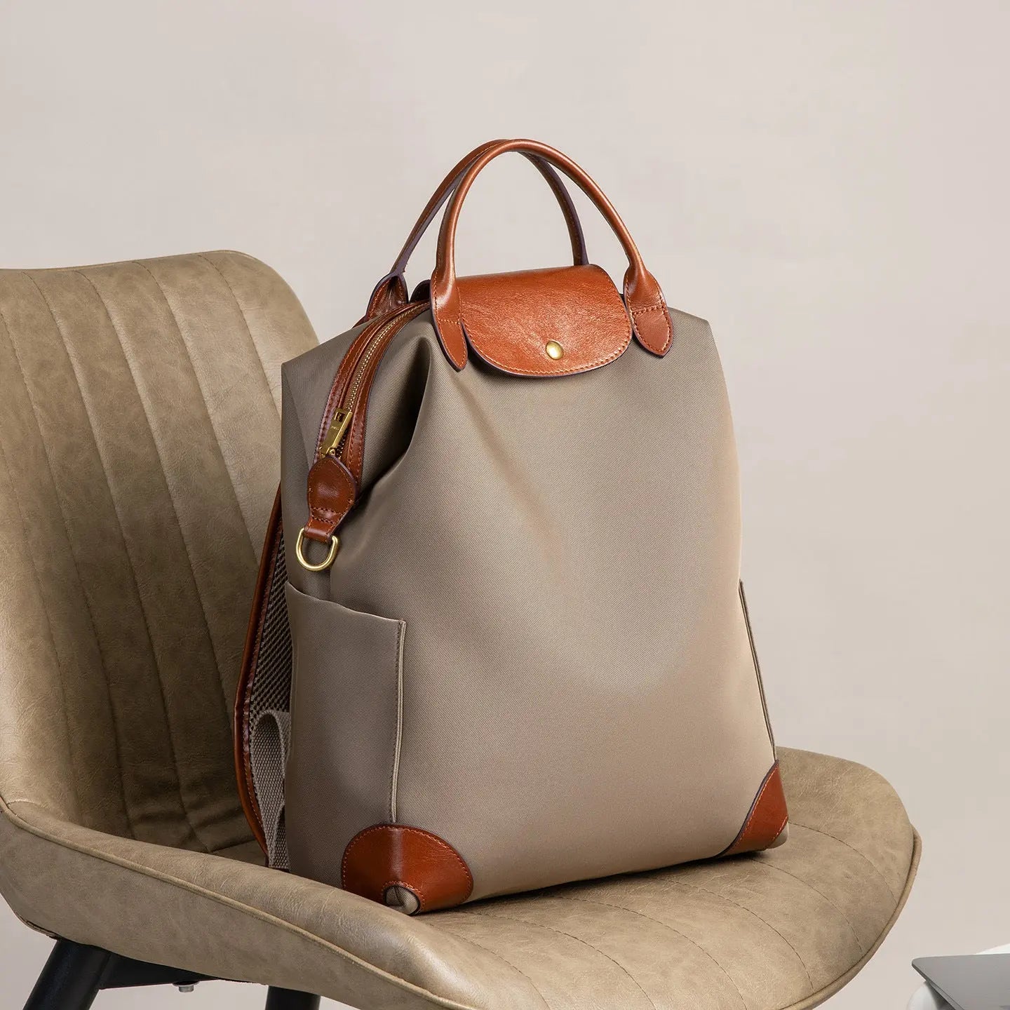 Stylish High-Quality Nylon Backpack with Large Capacity, Lightweight and Durable for Business Travel and Daily Commute eprolo