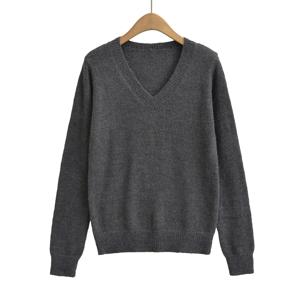 Solid color V-neck long sleeved sweater eprolo