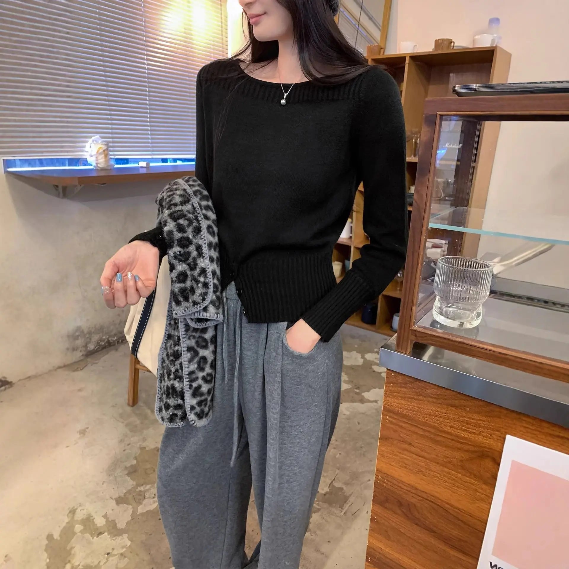 Chic  Fitted Buttoned Slim-Fit Knit Top for Women, Short Length, Long Sleeve eprolo