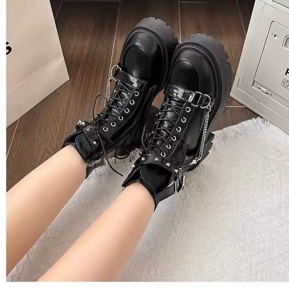 Thick soled Martin boots eprolo