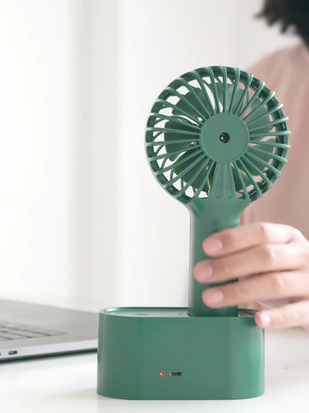 Shaking Head Fan USB Mini Desktop Small Fan Convenient Hand-Held Outdoor Student Fan eprolo