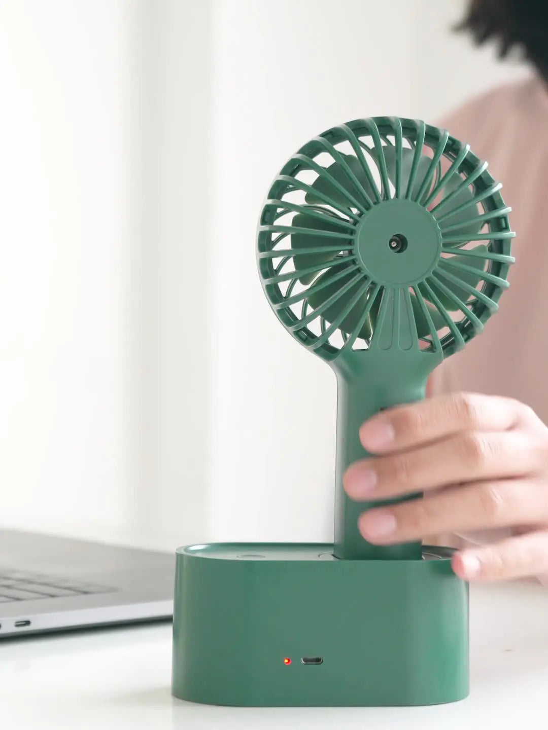 Shaking Head Fan USB Mini Desktop Small Fan Convenient Hand-Held Outdoor Student Fan eprolo