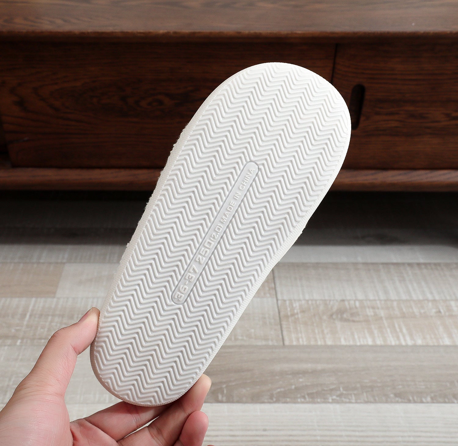 Comfortable home slippers for women eprolo